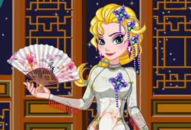 Elsa en robe Chinoise